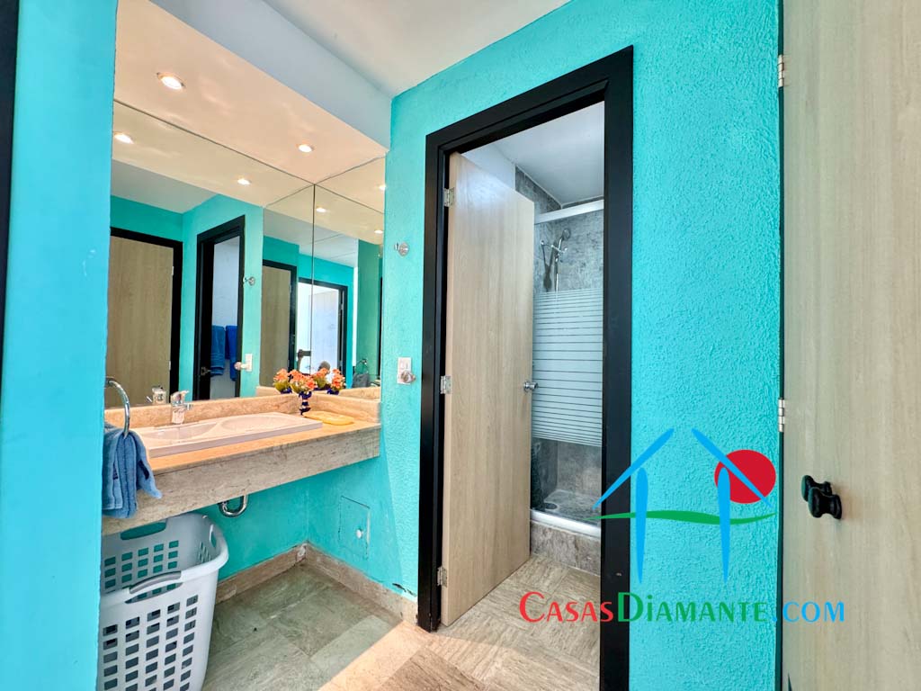 Labna Mayan 406 - Baño completo recámaras 1
